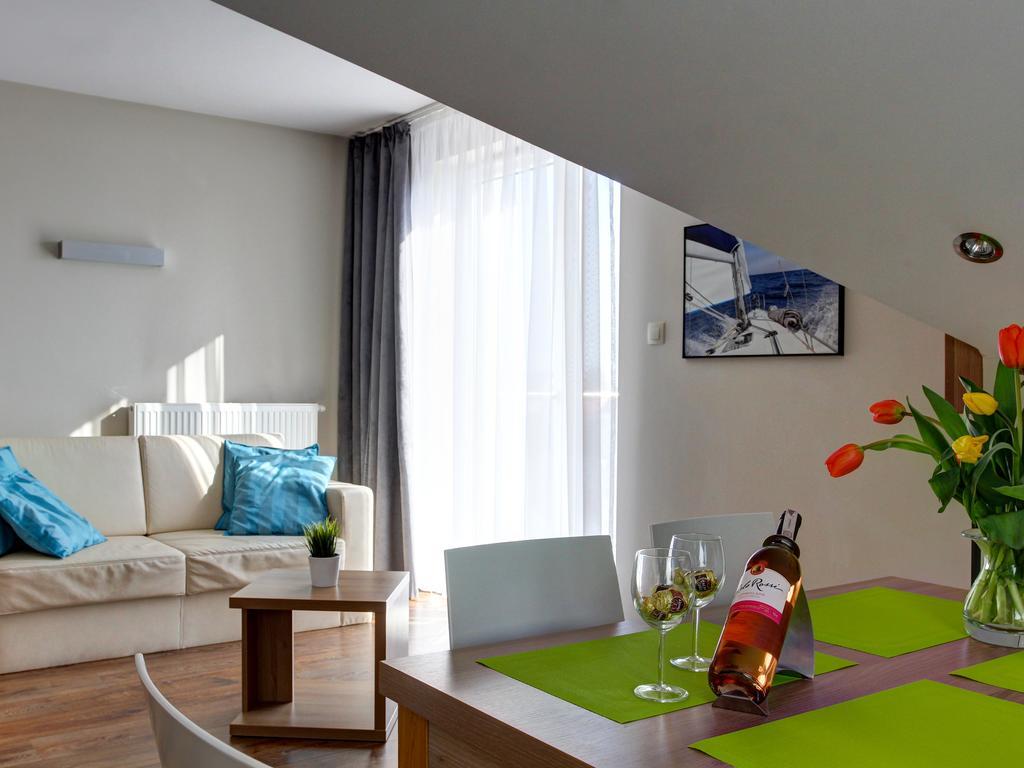 Marina Jastarnia Apartamenty W Budynku Z Basenem Exteriör bild
